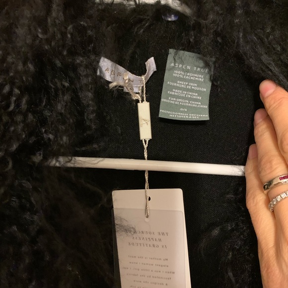 Cashmere duster with Tibetan sheep fur trim - Picture 4 of 6